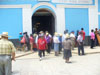 Salida de los feligreses para gozar y bailar en la plaza de armas