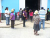 Salida de los feligreses para gozar y bailar en la plaza de armas