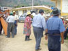 Baile y brindis por la devoción a la cruz